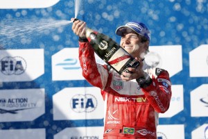 Nelsinho Piquet, vincitore del Long Beach ePrix